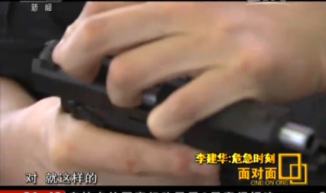 黑豹突擊隊(duì)救人畫(huà)面曝光：手指插入拋彈口阻嫌犯開(kāi)槍(圖3)