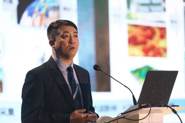 2019煙臺(tái)院士峰會(huì)暨數(shù)字地球與空天信息應(yīng)用發(fā)展論壇順利開幕(圖7)