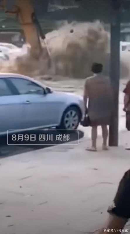 內(nèi)蒙古龍卷風致33人受傷 百頂蒙古包夷為平地 大巴玻璃被吹碎 (圖5)