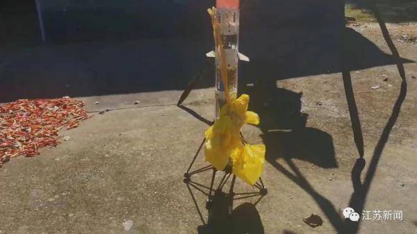 大神！00后大學(xué)生成功發(fā)射自制火箭 網(wǎng)友驚了 (圖4)