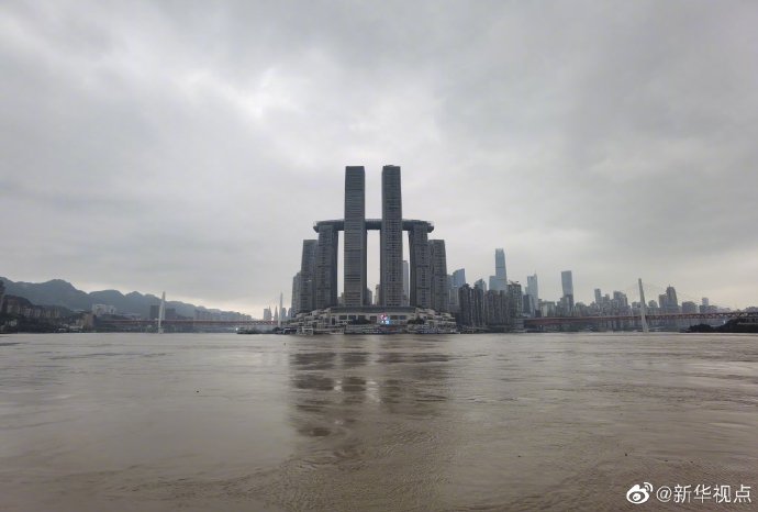重慶洪崖洞等多處景點(diǎn)被淹，已啟動(dòng)史上首次防汛I級(jí)應(yīng)急響應(yīng)(圖5)
