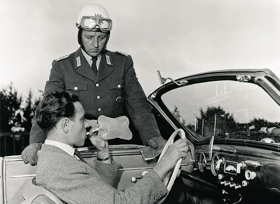 漲姿勢！帶您了解酒精檢測設(shè)備的發(fā)展史(圖2)