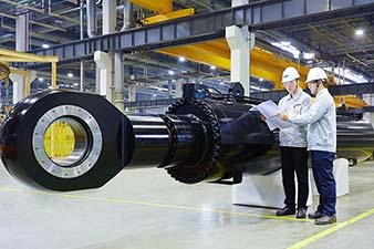 船用吊機(jī)油缸(圖1)